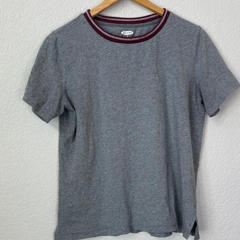 Old Navy Short Sleeve T Shirt Gray and Maroon Red size Medium - Picture 1 of 8